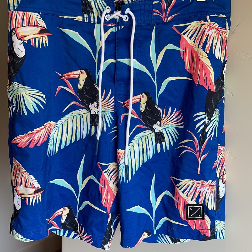 American Eagle 🦅Tropical Print,Board Shorts SizeM